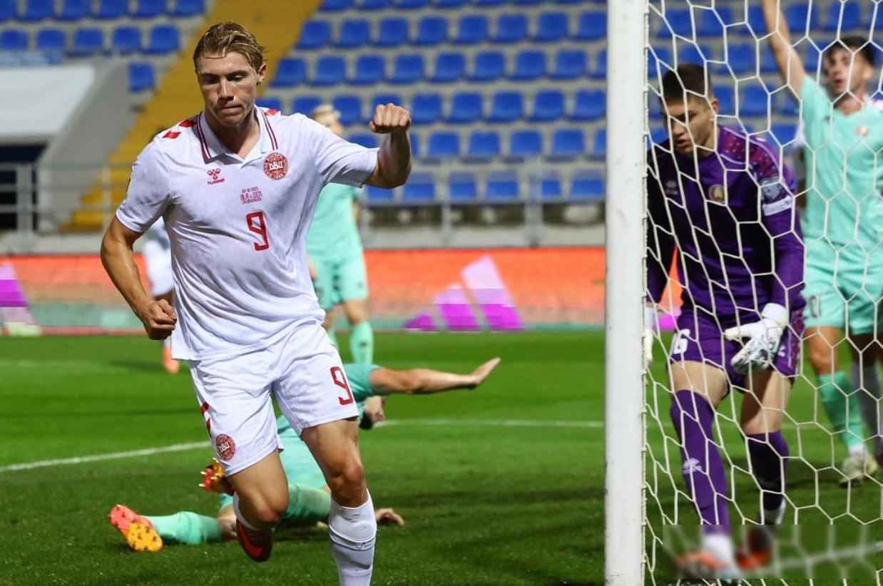 乐鱼app-关于曼联迎国王杯关键赛；今夜战术微调；媒体盛赞；控场能力受关注的信息