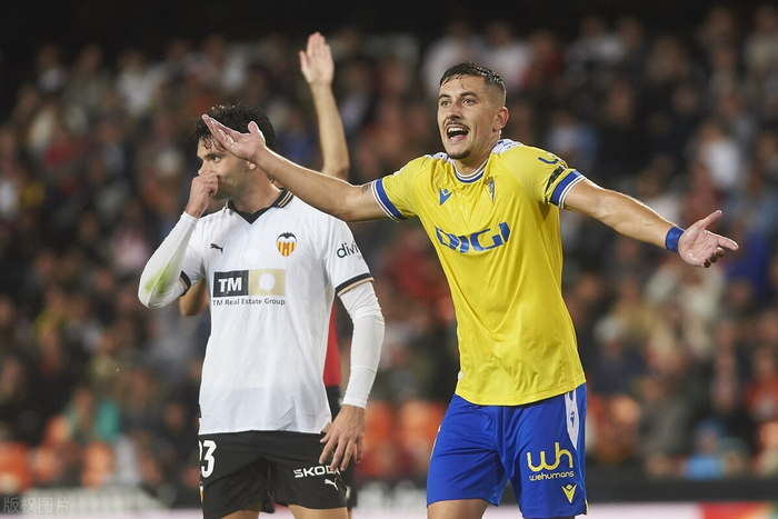 详细阅读:乐鱼体育官网-西甲瓦伦西亚阵容 乐鱼体育官网-西甲瓦伦西亚阵容