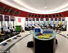 乐鱼体育-赛前尼斯更衣室发声：CBA常规赛节点到来，态度坚定，身体对抗强度拉满(周琦赛后回更衣室啥情况)