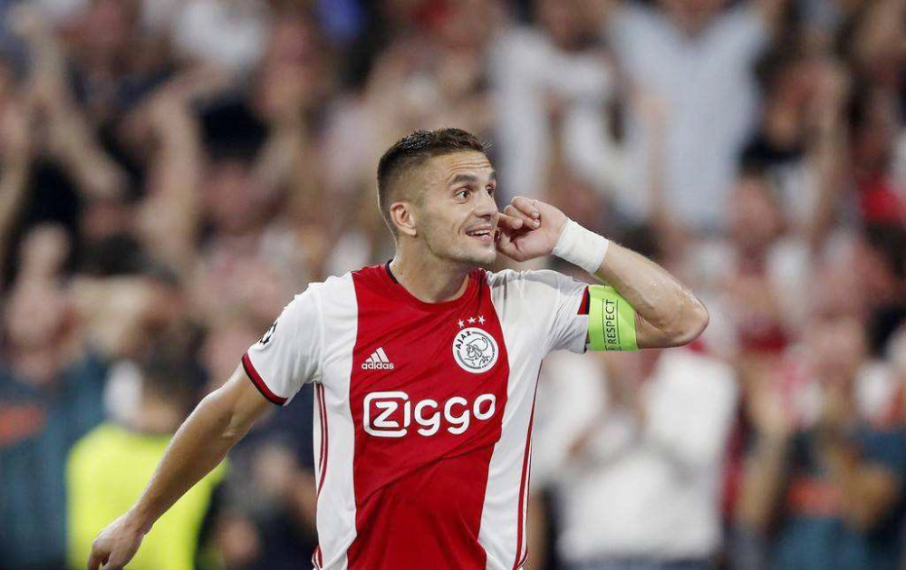 乐鱼体育官网-包含广东宏远扳平良机备战欧联曼联官宣签约备战荷甲，切尔西伤情更新备战意大利杯瞬间刷屏的词条